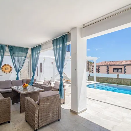 Villa Zion Tenerife With Heated Pool Costa Adeje (Tenerife)