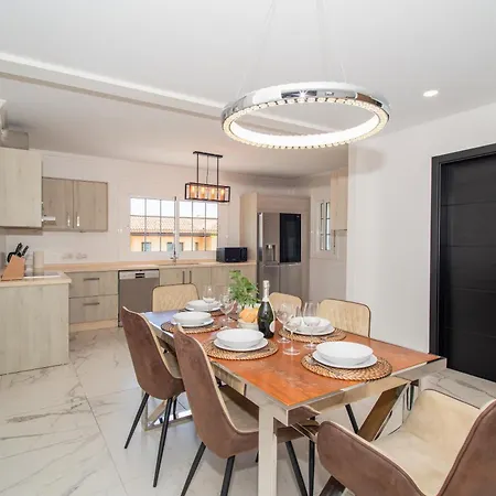 Zion Tenerife With Heated Pool Villa Costa Adeje (Tenerife)