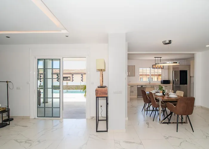 Вілла Zion Tenerife With Heated Pool *