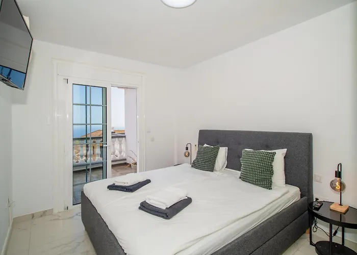 Вілла Zion Tenerife With Heated Pool