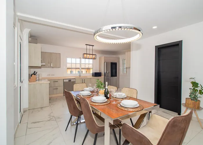 Zion Tenerife With Heated Pool Вілла Адехе