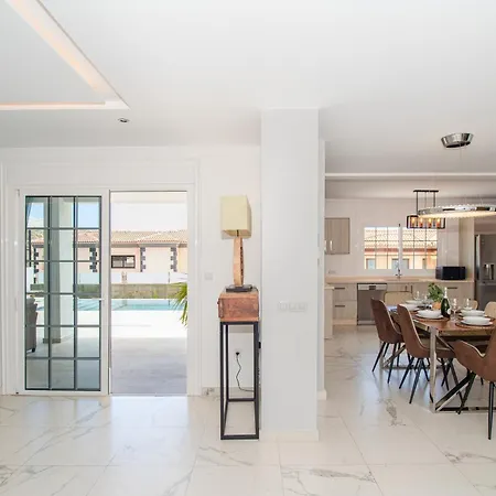 וילה Zion Tenerife With Heated Pool *